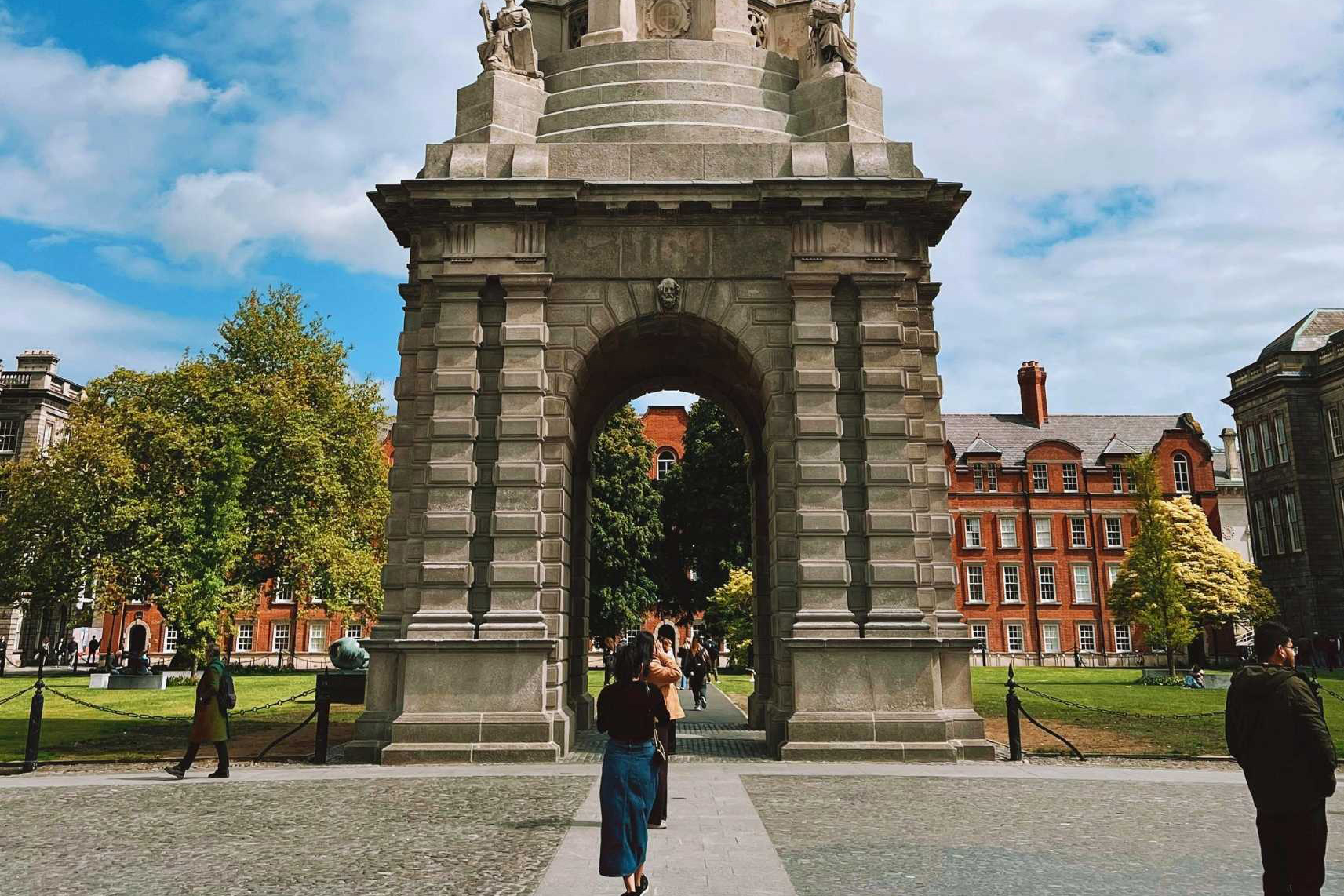 Peregrinos en Irlanda Trinity College