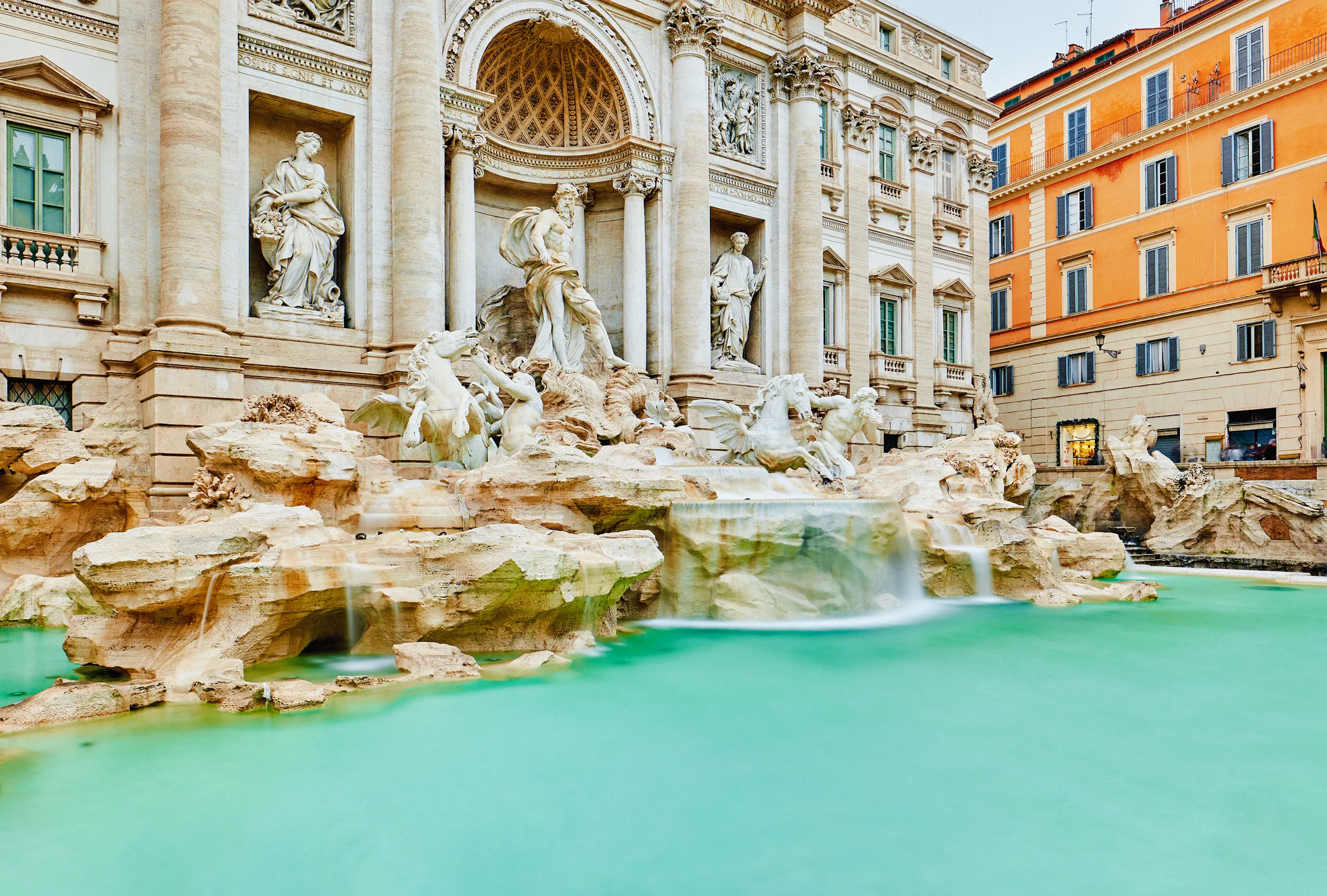Fountain di trevi in rome 2026 01 05 04 47 19 utc