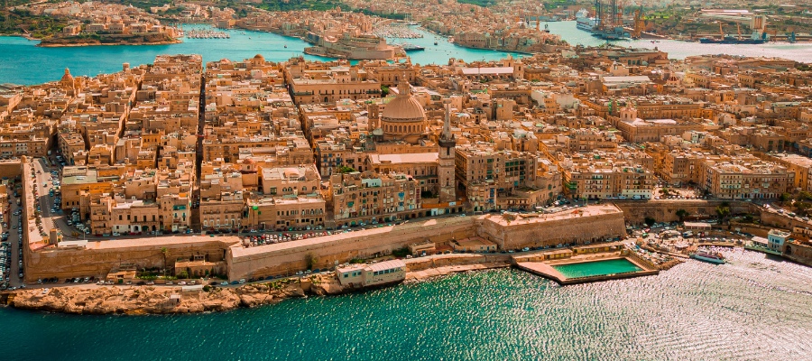 Malta, una joya turística con vistas al Mediterráneo.