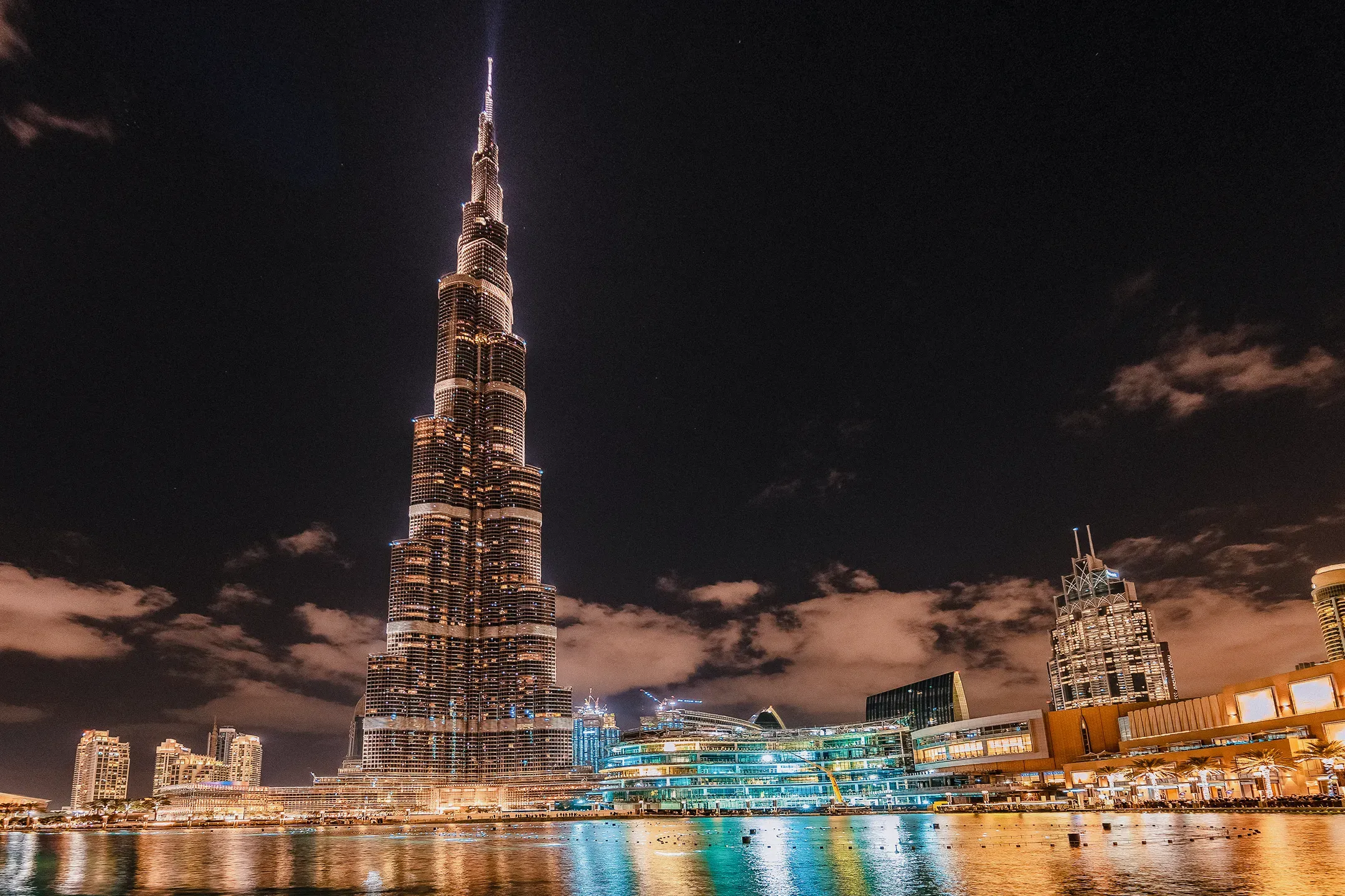 Dubai united arab emirates view of burj khalifa a 2026 01 07 00 32 15 utc